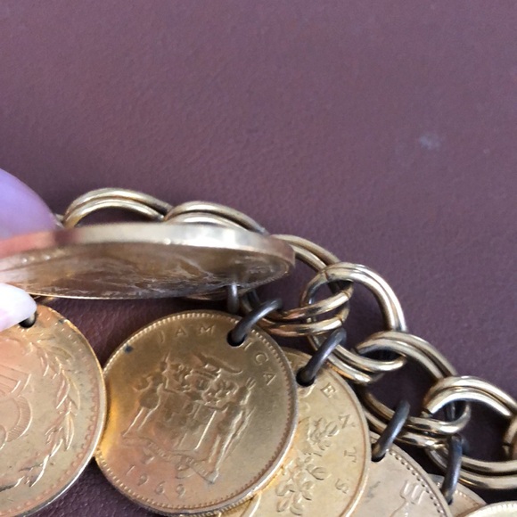 Gold coin bracelet - Picture 5 of 5